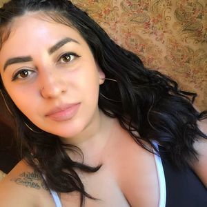 Meet your Posher, Yessenia